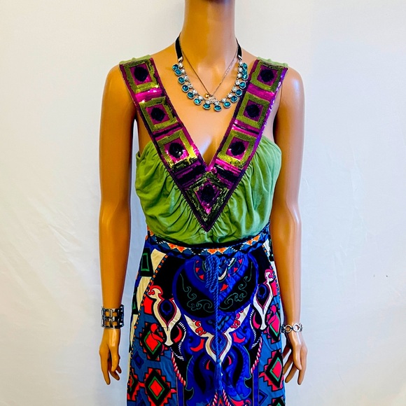 Green Graphics Sequins Top - by Flying Tomato Size XL - Picture 14 of 15